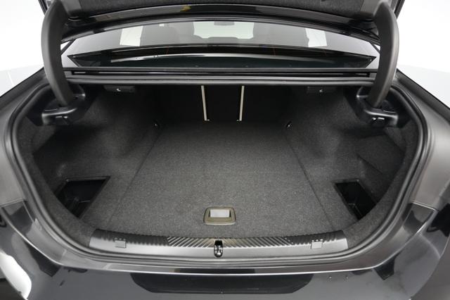 2025 BMW i5 — photo 6 of 21