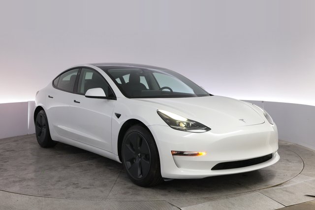 2021 Tesla Model 3 — photo 10 of 21