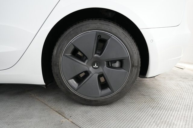 2021 Tesla Model 3 — photo 16 of 21