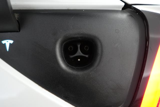2021 Tesla Model 3 — photo 8 of 21