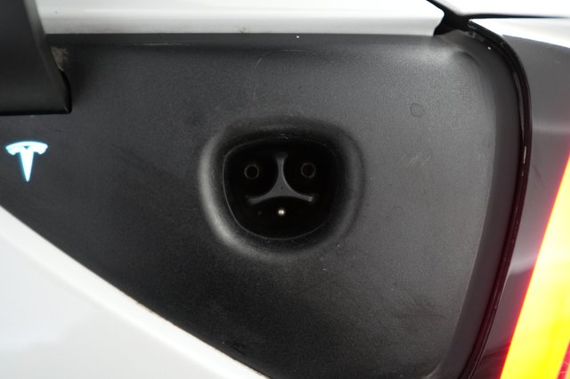 2021 Tesla Model 3 — photo 8 of 21