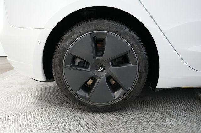 2021 Tesla Model 3 — photo 17 of 21