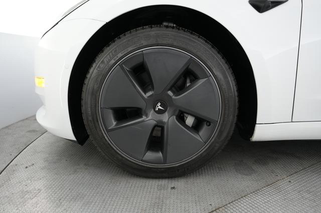 2021 Tesla Model 3 — photo 7 of 21