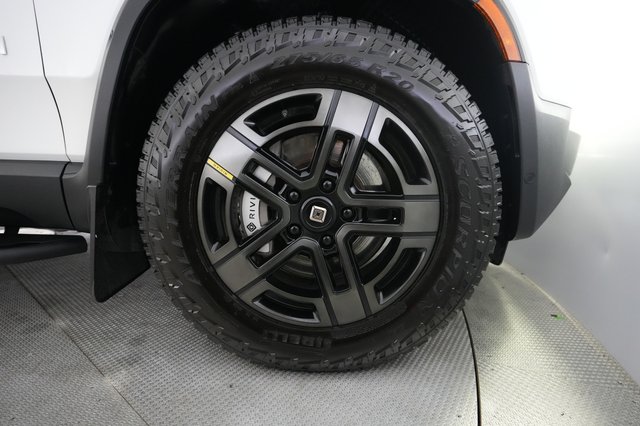2023 Rivian R1T — photo 16 of 22