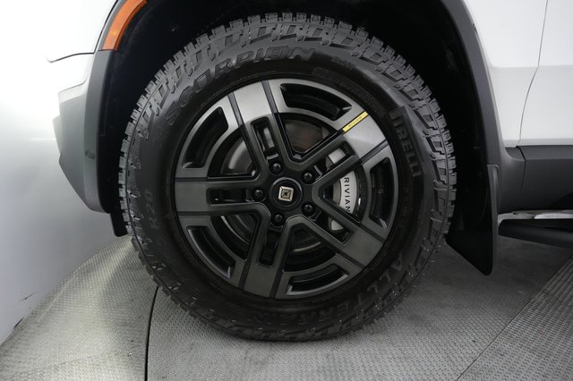 2023 Rivian R1T — photo 15 of 22
