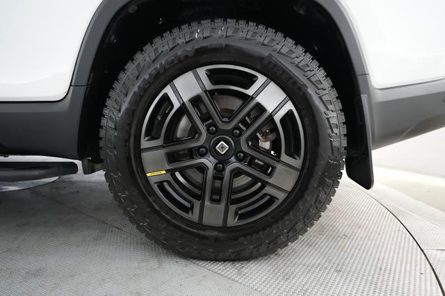 2023 Rivian R1T — photo 7 of 22