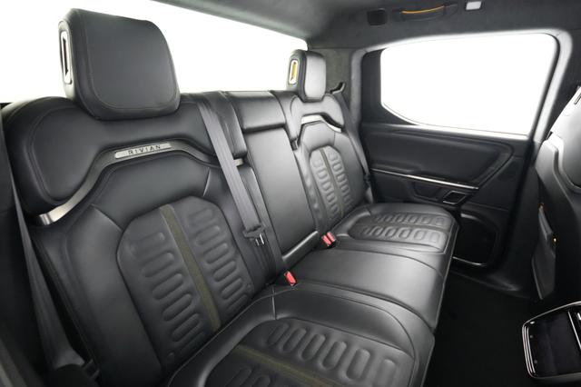 2023 Rivian R1T — photo 4 of 22
