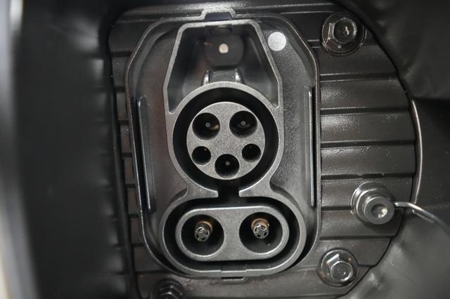 2023 Hyundai IONIQ 6 — photo 8 of 22