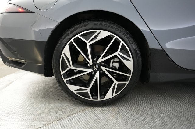 2023 Hyundai IONIQ 6 — photo 17 of 22
