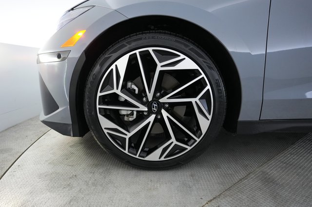 2023 Hyundai IONIQ 6 — photo 15 of 22