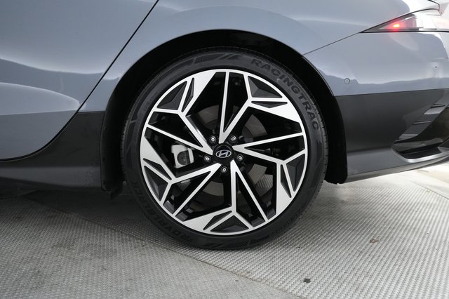 2023 Hyundai IONIQ 6 — photo 7 of 22