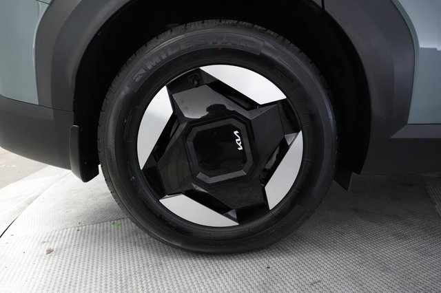 2024 Kia EV9 — photo 17 of 29