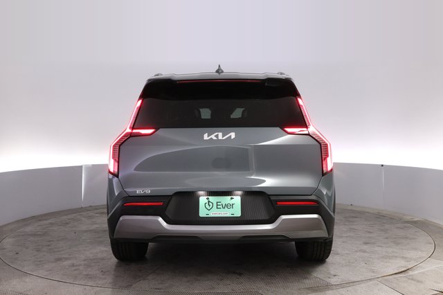 2024 Kia EV9 — photo 12 of 29