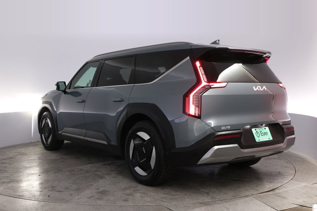 2024 Kia EV9 — photo 13 of 29