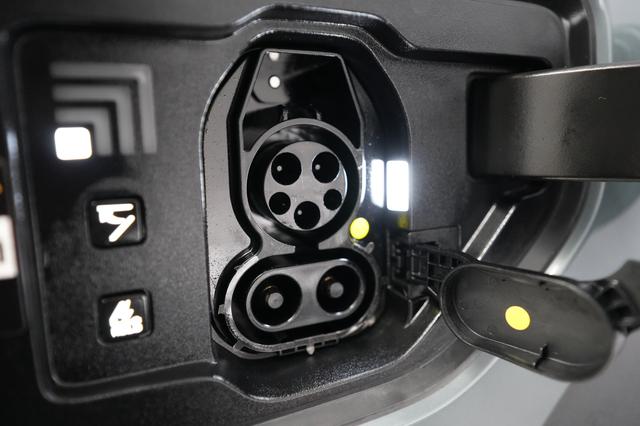 2024 Kia EV9 — photo 8 of 29