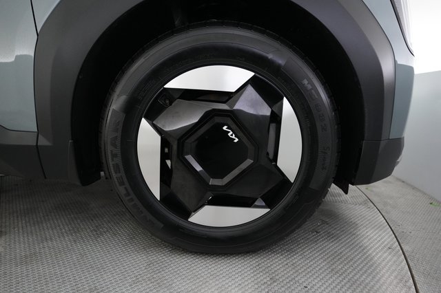 2024 Kia EV9 — photo 16 of 29