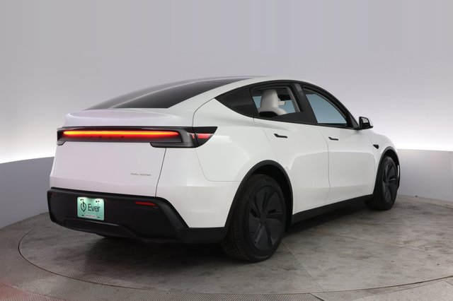 2026 Tesla Model Y — photo 2 of 23