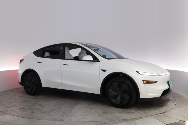 2026 Tesla Model Y — photo 11 of 23