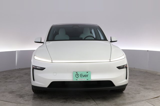 2026 Tesla Model Y — photo 9 of 23