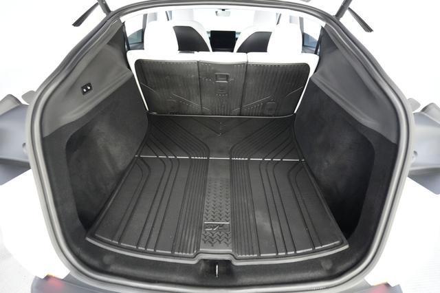 2026 Tesla Model Y — photo 6 of 23