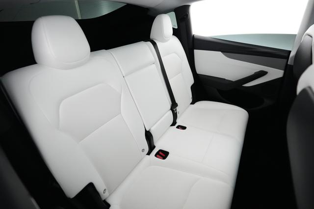 2026 Tesla Model Y — photo 4 of 23