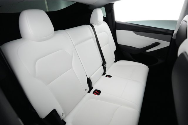 2026 Tesla Model Y — photo 4 of 23