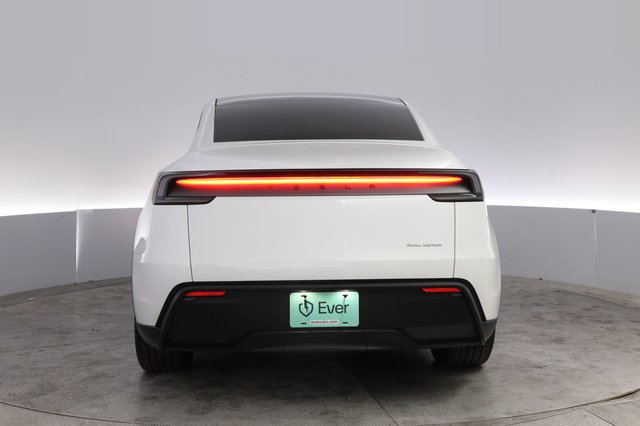2026 Tesla Model Y — photo 12 of 23