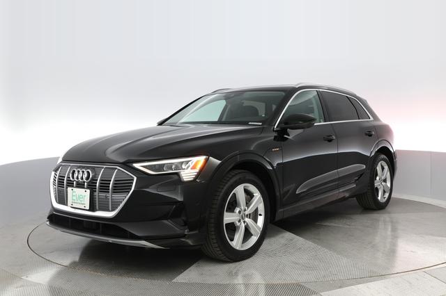 2019 Audi e-tron — VIN WA1LAAGE0KB003256
