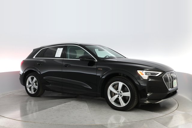 2019 Audi e-tron — photo 8 of 31