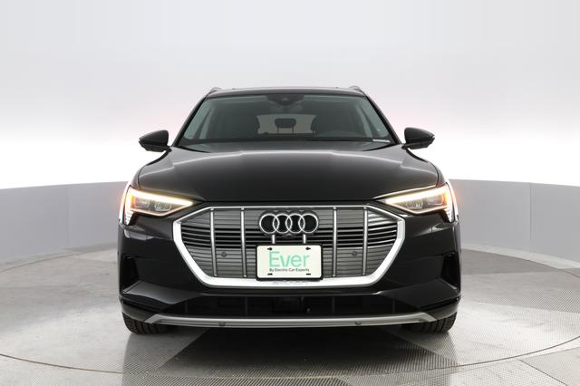 2019 Audi e-tron — photo 6 of 31