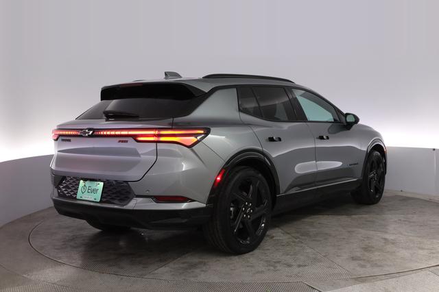 2024 Chevrolet Equinox EV — photo 2 of 22