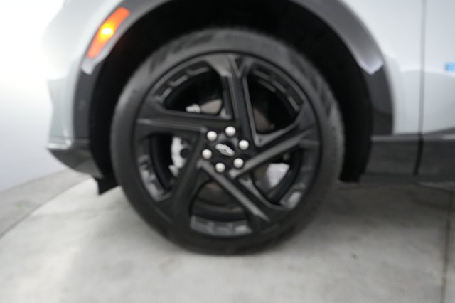 2024 Chevrolet Equinox EV — photo 15 of 22