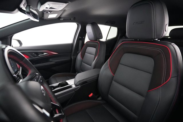 2024 Chevrolet Equinox EV — photo 3 of 22