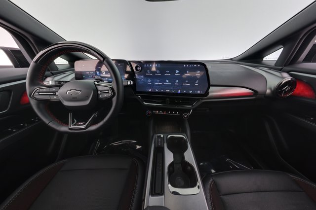 2024 Chevrolet Equinox EV — photo 20 of 22