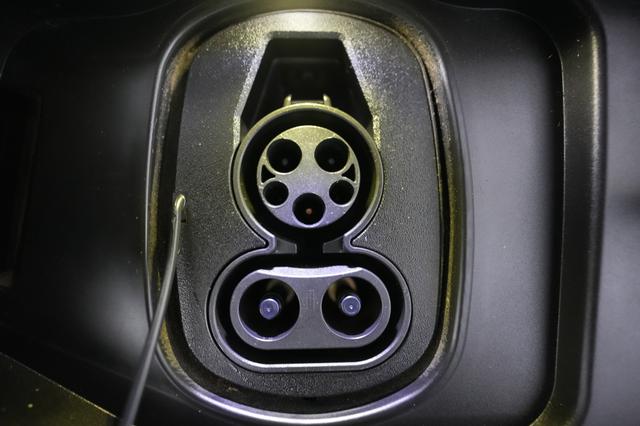 2024 Chevrolet Equinox EV — photo 8 of 22