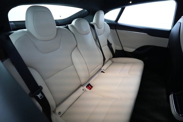 2022 Tesla Model S — photo 4 of 24