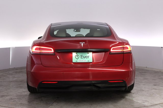 2022 Tesla Model S — photo 12 of 24