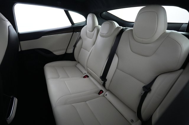 2022 Tesla Model S — photo 19 of 24