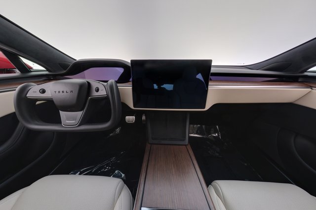 2022 Tesla Model S — photo 20 of 24