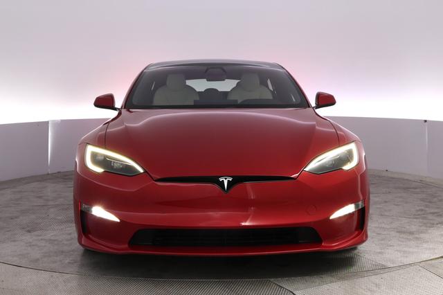 2022 Tesla Model S — photo 9 of 24