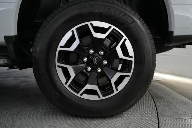2023 Ford F-150 Lightning — photo 7 of 16
