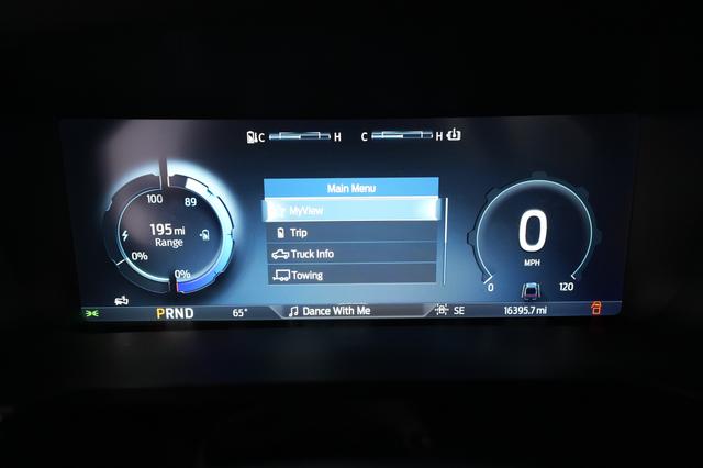 2023 Ford F-150 Lightning — photo 5 of 16