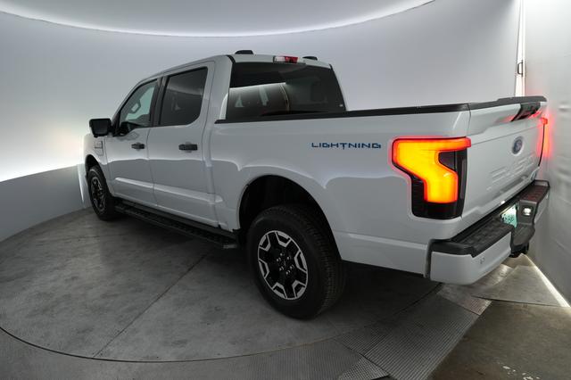 2023 Ford F-150 Lightning — photo 2 of 16