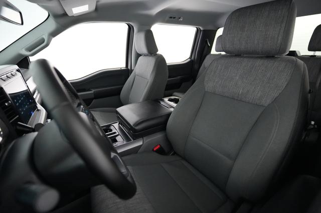 2023 Ford F-150 Lightning — photo 3 of 16