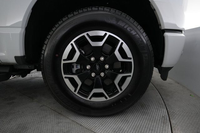 2023 Ford F-150 Lightning — photo 10 of 15