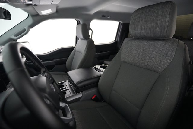 2023 Ford F-150 Lightning — photo 3 of 15