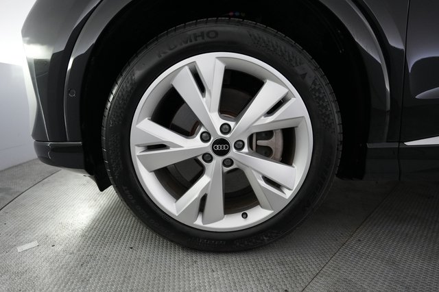 2023 Audi Q4 e-tron — photo 15 of 25