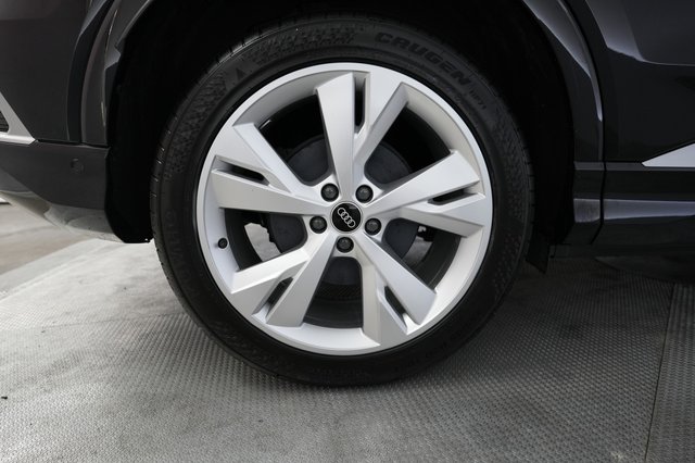 2023 Audi Q4 e-tron — photo 17 of 25