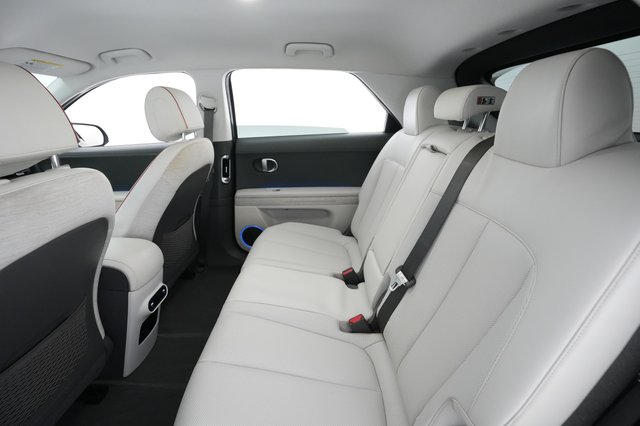 2022 Hyundai IONIQ 5 — photo 15 of 28