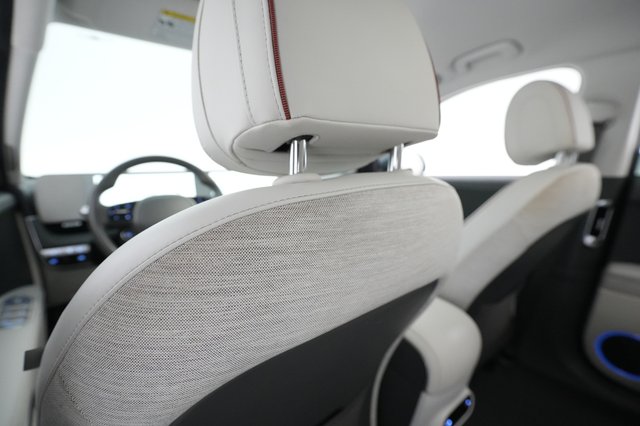 2022 Hyundai IONIQ 5 — photo 21 of 28